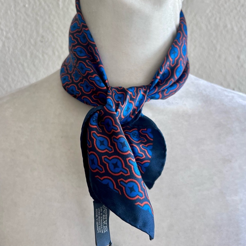 Alexander Mc Queen keyhole skull silk twill scarf 17x17 - Picture 10 of 10